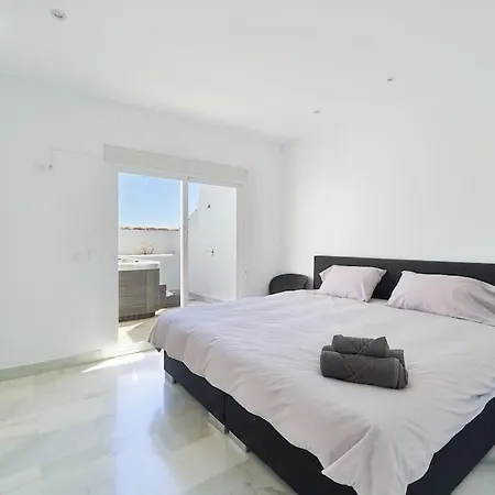 Superbe Appartement Avec Jaccuzi Marbella Exterior photo